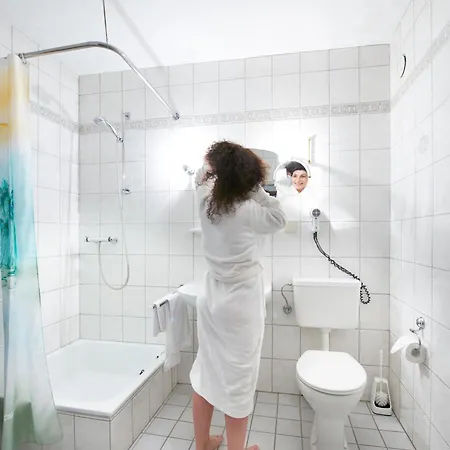 Restaurant Rueckert 호텔 3*