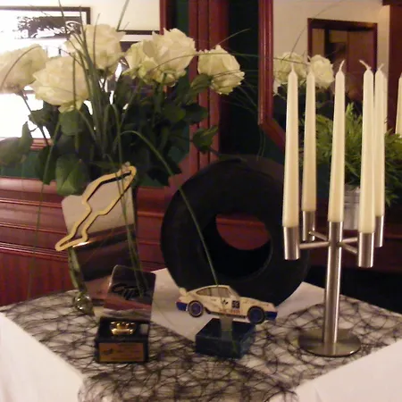 Restaurant Rueckert 호텔 3*