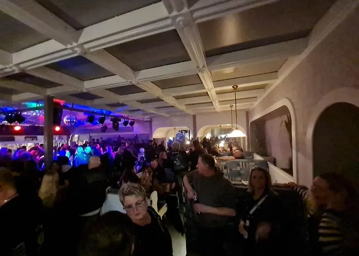 Restaurant Rueckert מלון 3*