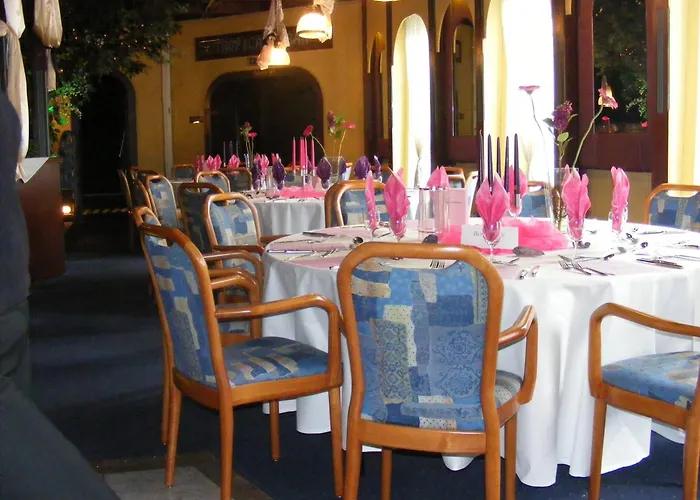 Restaurant Rueckert מלון